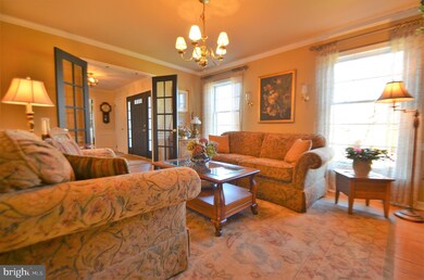 4404 Newton Cir, Emmaus, PA 18049 - photo 5