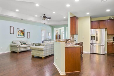 6-web-or-mls-Coastal RE Photo 8552 Centr