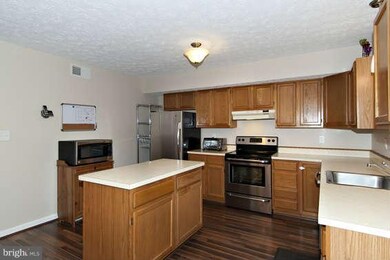 9605 Donnan Castle Ct, Laurel, MD 20723 - photo 6