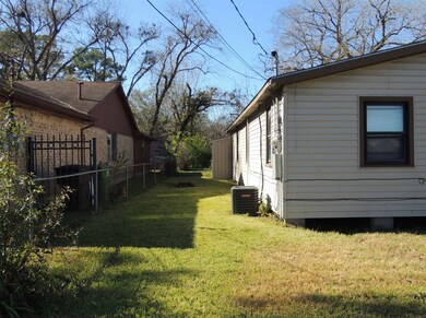 9115 Bertwood St, Houston, TX 77016 - photo 2