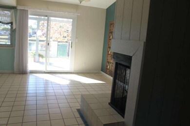 FAMILY ROOM I
