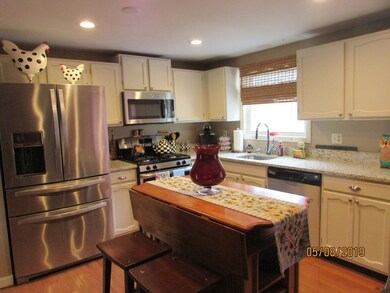 137 1/2 Williams St unit A, Taunton, MA 02780 - photo 3