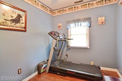 8442 Warren Woods Rd, Three Oaks, MI 49128 - photo 4