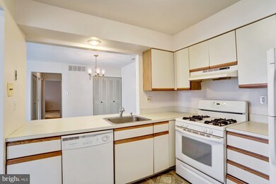 717 Sedgewick Ct unit 717, Sewell, NJ 08080 - photo 6