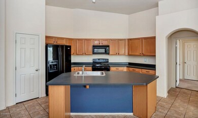 14843 W Wethersfield Rd-large-005-4-Kitc
