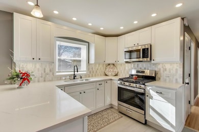 11459 S Ewing Ave, Chicago, IL 60617 - photo 7