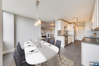 200 Winston Dr unit 716, Cliffside Park, NJ 07010 - photo 5