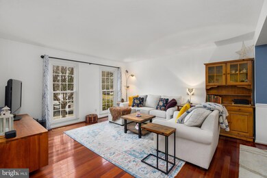 9660 Scotch Haven Dr, Vienna, VA 22181 - photo 4