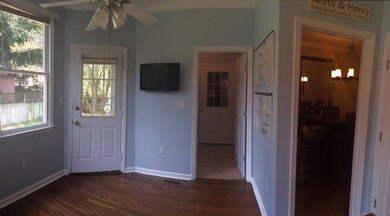 laundry/dining entr.