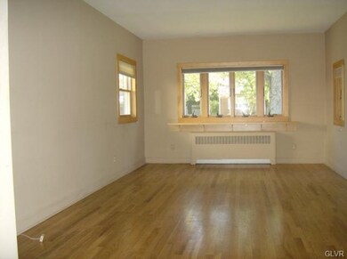 713 Fernwood St, Emmaus, PA 18049 - photo 4