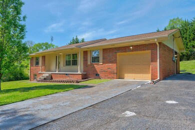 923 S Oakwood St, Rossville, GA 30741 - photo 2