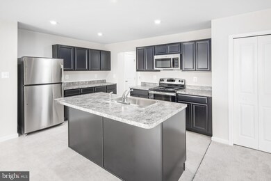 122 Shiningfield Ct, Middle River, MD 21220 - photo 3