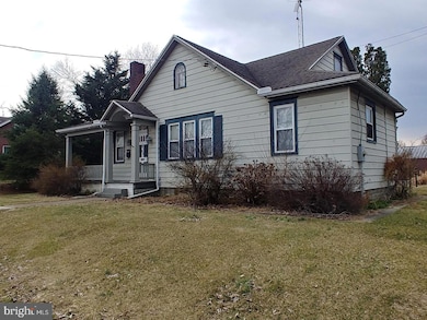 632 Wayne Ave, Chambersburg, PA 17201 - photo 3