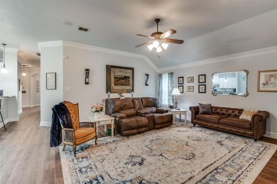 7405 Comis Dr, North Richland Hills, TX 76182 - photo 5