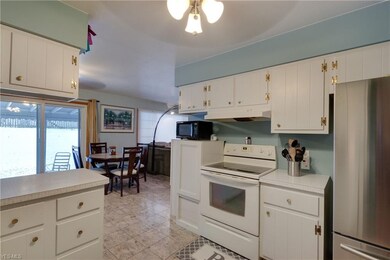 29344 Laurel Ln, Wickliffe, OH 44092 - photo 5