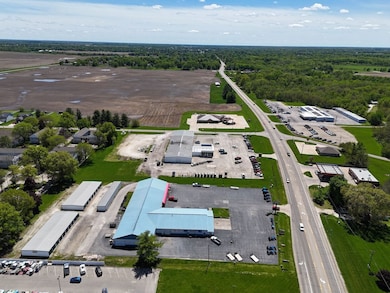 2051 N Main St, Canton, IL 61520 - photo 4