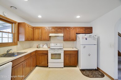 1728 Clover Rd, Long Pond, PA 18334 - photo 3