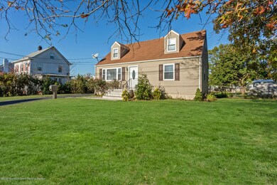 339 Plainfield Ave Edison NJ-large-003-0