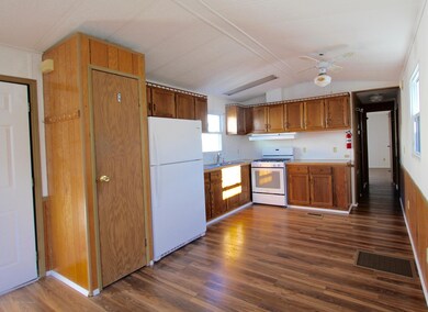 220 W Sylvania - 4
