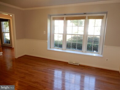 5015 Mignonette Ct, Annandale, VA 22003 - photo 4