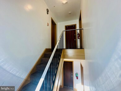 410 Cottman St unit 3B, Jenkintown, PA 19046 - photo 4