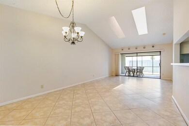 Living/ Dining Room 1