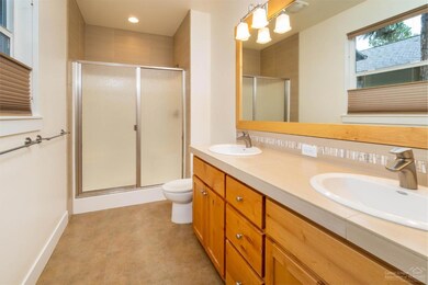 2666 NW Crossing Dr, Bend, OR 97703 - photo 7