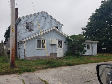 12 Grinnell St, South Dartmouth, MA 02748 - photo 2