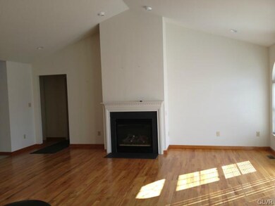 2820 English Ln, Whitehall, PA 18052 - photo 6