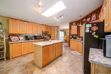 Kitchen--4