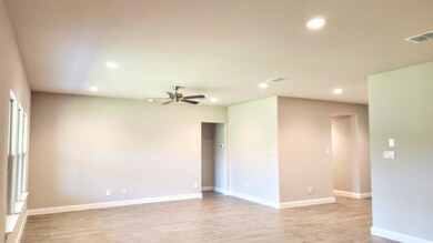 837 Alexandria Ln, Joshua, TX 76058 - photo 4