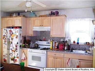 82 Mobile Ave, Staten Island, NY 10306 - photo 2