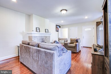 3605 Hineline Rd, Baltimore, MD 21229 - photo 7