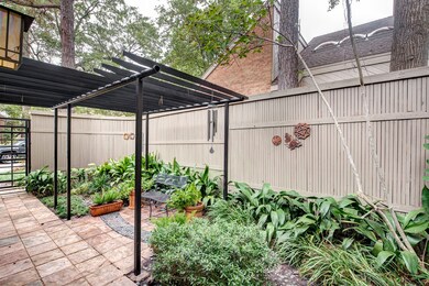 78 Sugarberry Cir, Houston, TX 77024 - photo 4