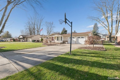 47501 Nita Dr, Shelby Township, MI 48317 - photo 4