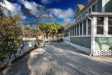 304 15th St W, Bradenton, FL 34205 - photo 2