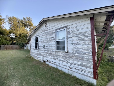 210 N Byers Ave, Mangum, OK 73554 - photo 4