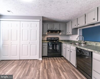 7184 Glenmeadow Ct, Frederick, MD 21703 - photo 4