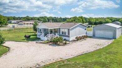 137 Clayton Rd, Azle, TX 76020 - photo 4