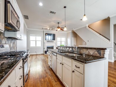 1723 Lewis Ct, Dallas, TX 75206 - photo 5