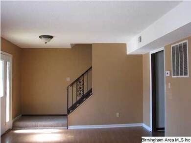 This is the living room part of the living room / 