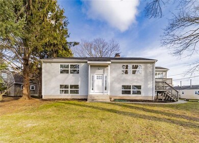 440 Forest Ave, Middletown, RI 02842 - photo 2