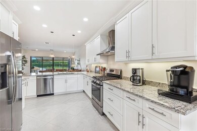 Spacious gourmet kitchen is a chef's dream!