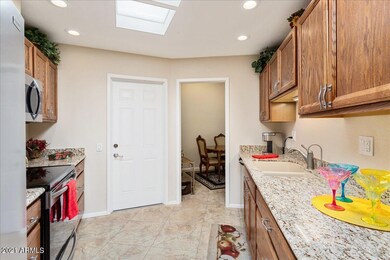 11018 W Thunderbird Blvd, Sun City, AZ 85351 - photo 5