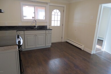 16 Beacon St, North Adams, MA 01247 - photo 4