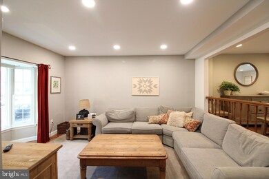 10120 Walnut Wood Ct, Burke, VA 22015 - photo 3