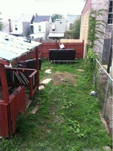 324 Locust St, Reading, PA 19604 - photo 3