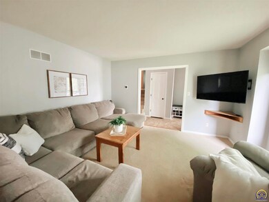 3835 SW Nottingham Rd, Topeka, KS 66610 - photo 2