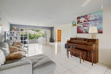 2554 SW 23rd Cranbrook Dr, Boynton Beach, FL 33436 - photo 4