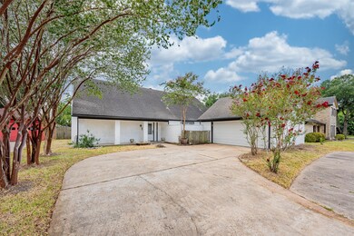 6215 Portal Dr, Houston, TX 77096 - photo 2